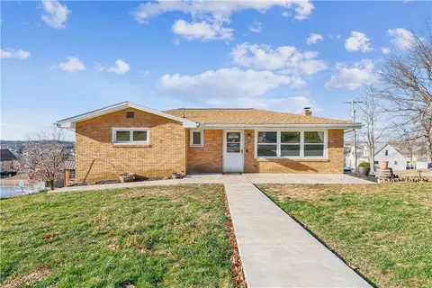517 E 4th Ave, Derry, PA 15627
