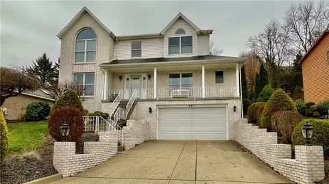 681 Adele Dr, Irwin, PA 15642