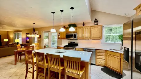 681 Adele Dr, Irwin, PA 15642 photo 5