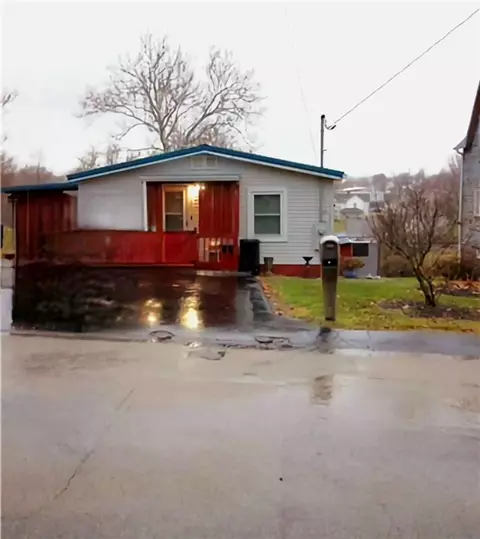 30 S Main St, Fairchance, PA 15436