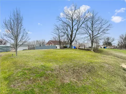 Exterior - 10941 Old Trail Rd, Irwin, PA 15642 photo 4 of 4