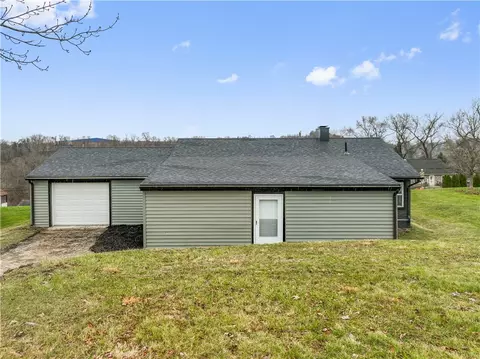 Exterior - 10941 Old Trail Rd, Irwin, PA 15642 photo 3 of 4