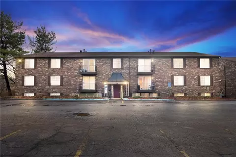 231 Coxcomb Hill Rd #9, New Kensington, PA 15068