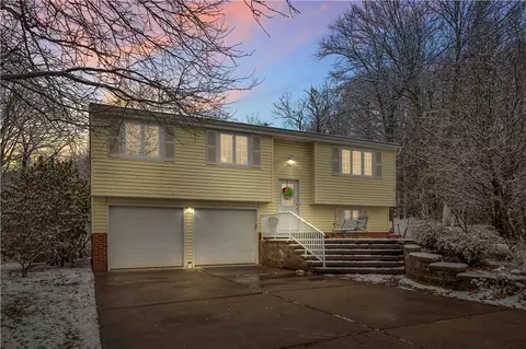 116 Beachmont Dr, Beaver Falls, PA 15010