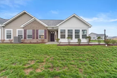 1274 Sandy Ridge Dr, Sarver, PA 16055