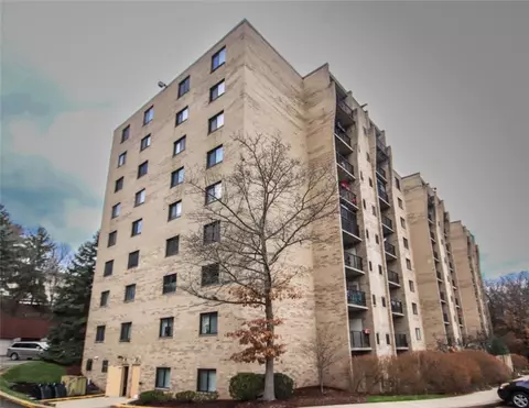 1400 Smokey Wood Dr #607, Pittsburgh, PA 15218