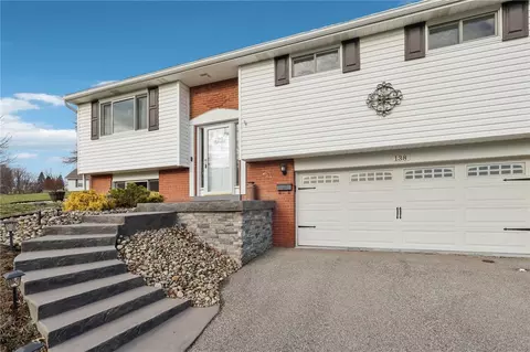 138 Greenwood Dr, Bridgeville, PA 15017