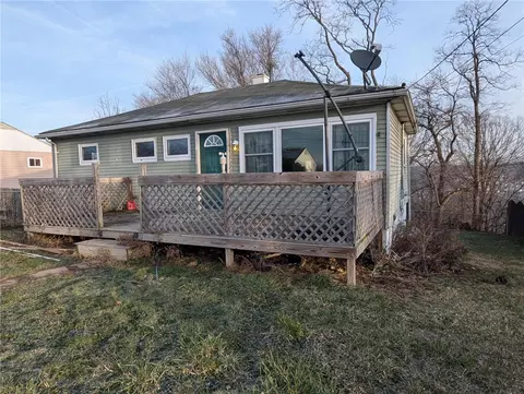 10699 Martin Dr, North Huntingdon, PA 15642