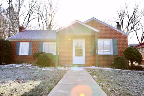 5124 College St, Finleyville, PA 15332