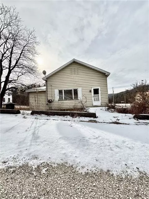 16 Arcadia Rd, Cherry Tree, PA 15724