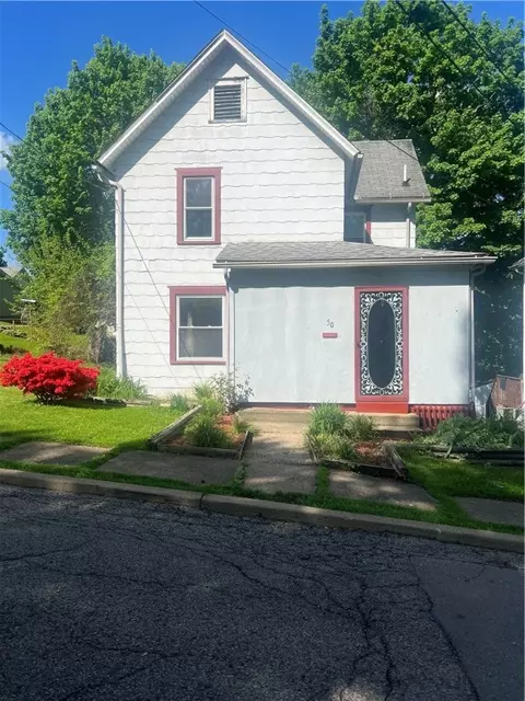 50 S 3rd St, Sharpsville, PA 16150