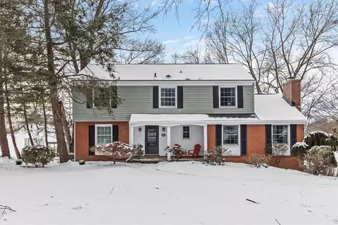 1561 King Charles Dr, Pittsburgh, PA 15237