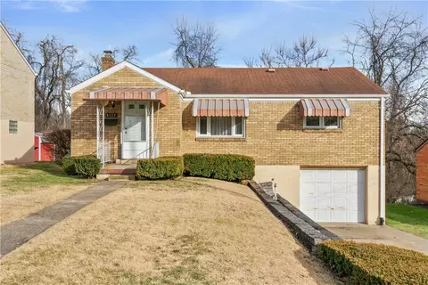 5223 Woodland Dr, West Mifflin, PA 15122