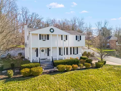 6145 Great Dane Dr, Bethel Park, PA 15102