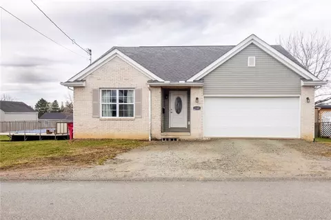 2109 Walnut Dr, Latrobe, PA 15650
