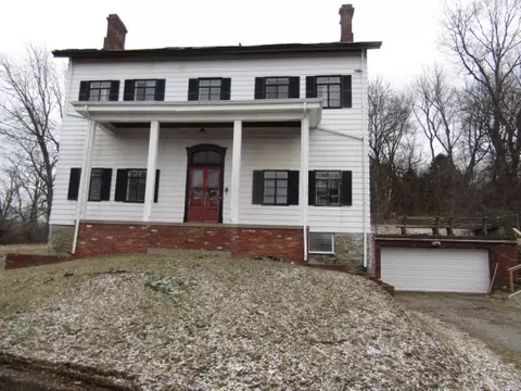 2000 Robb Hill Rd, Oakdale, PA 15071