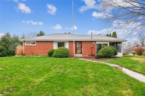 13458 Dean Dr, Irwin, PA 15642