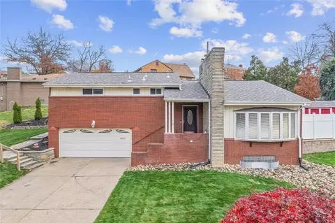 1117 Oriole Dr, Pittsburgh, PA 15220