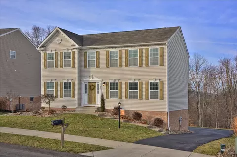238 Foxwood Rd, Coraopolis, PA 15108