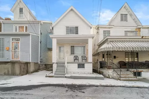 71 Mckinnie Ave, Mckees Rocks, PA 15136