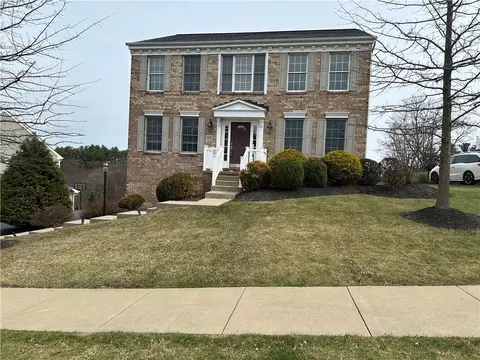 2010 Penfolds Pl, Moon Township, PA 15108
