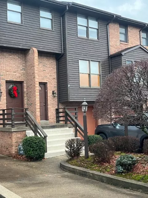 590 Woodmere #8, New Stanton, PA 15672