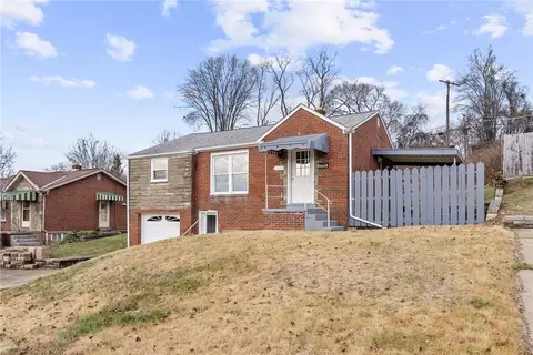 3551 Brinway Dr, West Mifflin, PA 15122