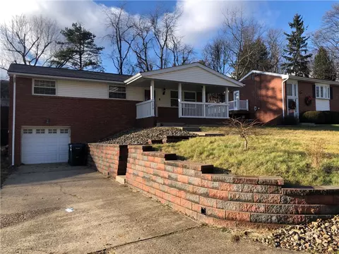 179 Rosemont Dr, Coraopolis, PA 15108