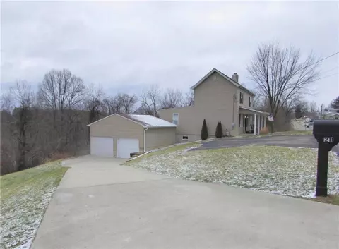 211 Oak St, Manor, PA 15665