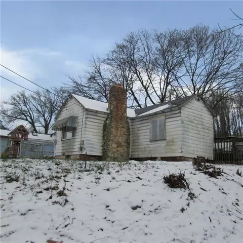 105 Mcintyre Ln, Freeport, PA 16229