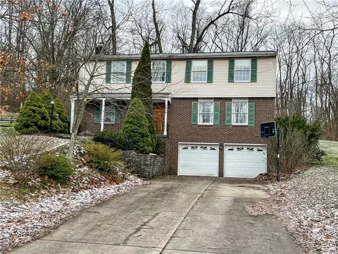 2316 Weston Dr, Pittsburgh, PA 15241