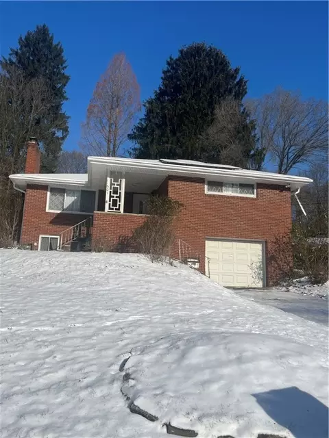 11601 Joan Dr, Pittsburgh, PA 15235
