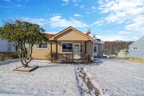 515 Pinehurst Dr, North Versailles, PA 15137