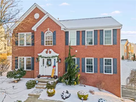 110 Parklane Dr, Canonsburg, PA 15317