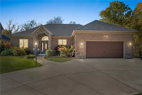 100 Mallard Ln, Mcmurray, PA 15317