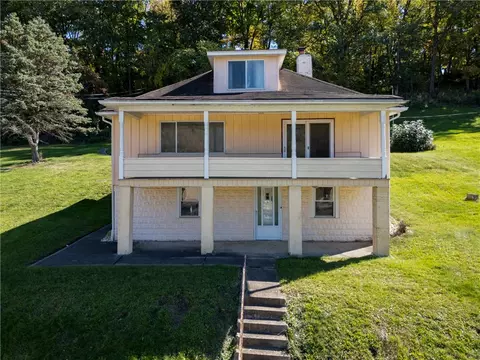 850 Missionary Dr, Pittsburgh, PA 15236