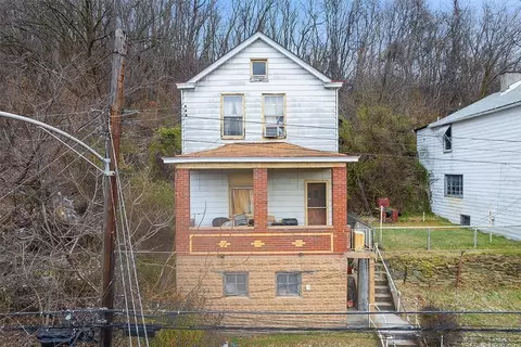 818 Benwood Ave, Mckees Rocks, PA 15136