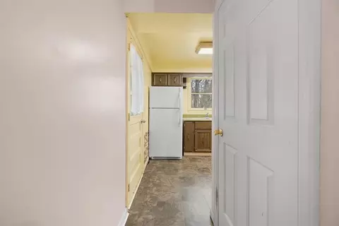 Entry Way - 64 Old Monongahela Pike, Eighty Four, PA 15330 photo 2 of 3