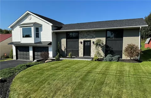 123 Burton Dr, Kittanning, PA 16201
