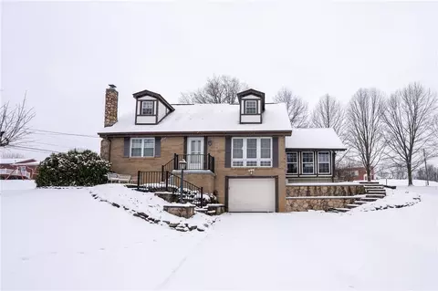 298 Pittsburgh St, New Derry, PA 15671
