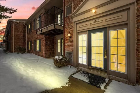 1070 Chatham Park Dr UNIT A, Pittsburgh, PA 15216