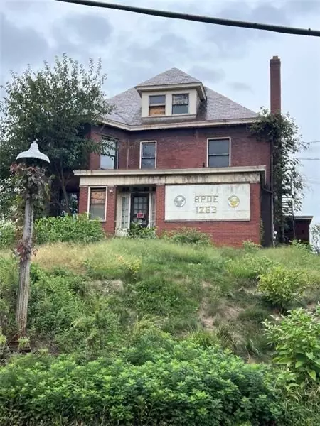 828 Thompson Ave, Mckees Rocks, PA 15136