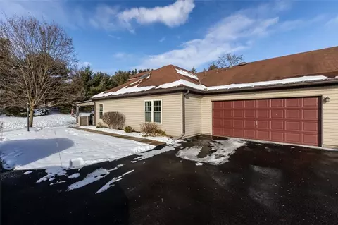 49 Ashford Dr, Cranberry Township, PA 16066