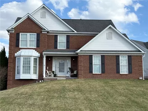 129 Buttonwood Dr, Aliquippa, PA 15001