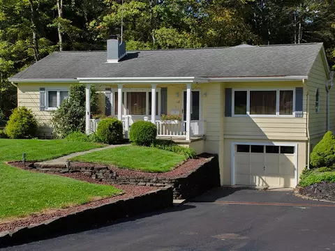 112 Wayne Dr, Trafford, PA 15085