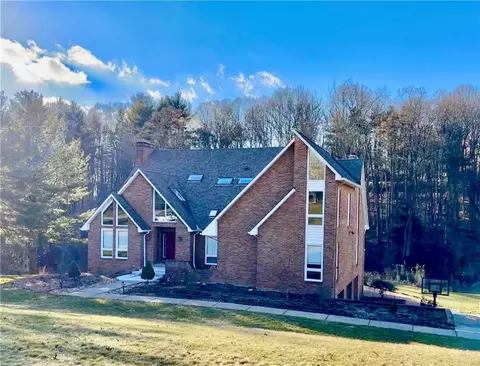 4561 Dogwood Dr, Allison Park, PA 15101