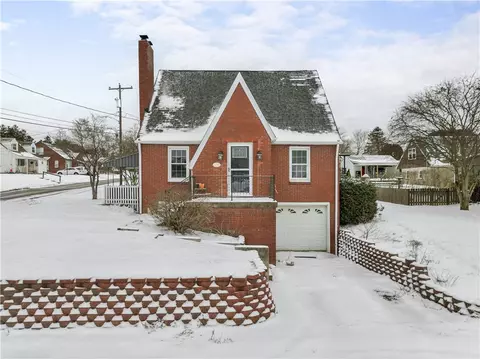 2510 Wilson St, Natrona Heights, PA 15065