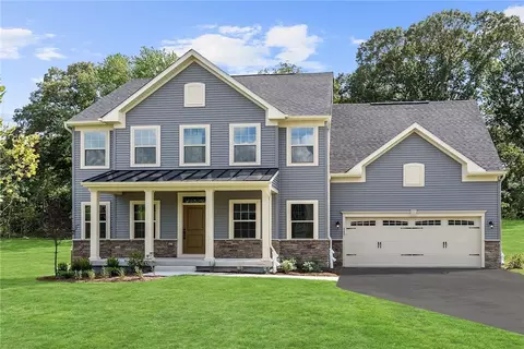 1025 Black Sands Dr, Jeannette, PA 15644