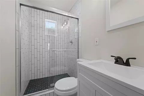 Bath - 1309 Bell Ave, Braddock, PA 15104 photo 1 of 1