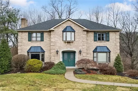 228 Springhouse Dr, Clairton, PA 15025